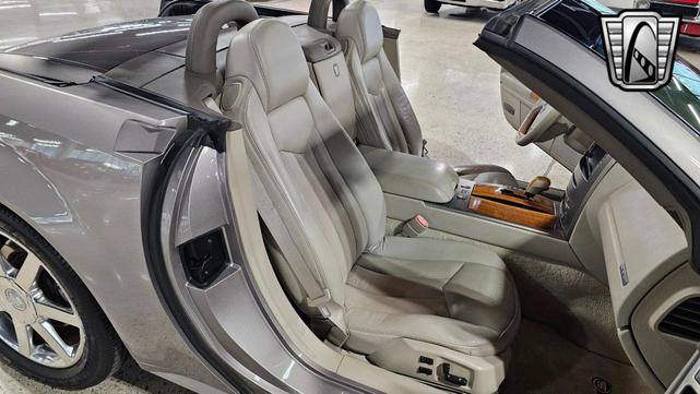 Photo of 2004 Silver Pearl Cadillac XLR