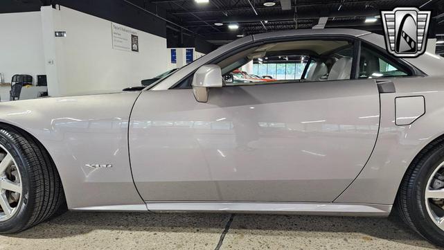 Photo of 2004 Silver Pearl Cadillac XLR