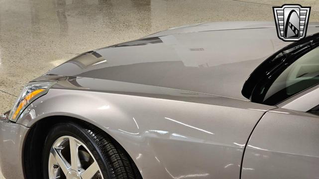 Photo of 2004 Silver Pearl Cadillac XLR