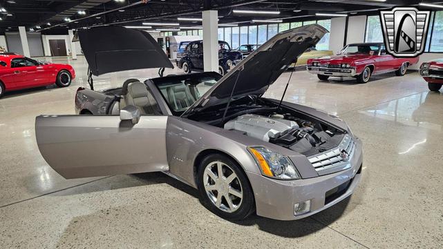 Photo of 2004 Silver Pearl Cadillac XLR