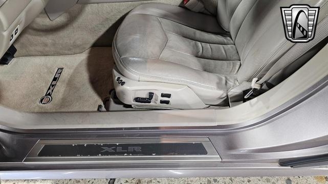 Photo of 2004 Silver Pearl Cadillac XLR