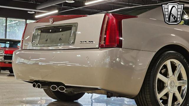 Photo of 2004 Silver Pearl Cadillac XLR