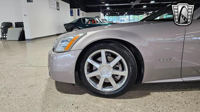 Photo of 2004 Silver Pearl Cadillac XLR