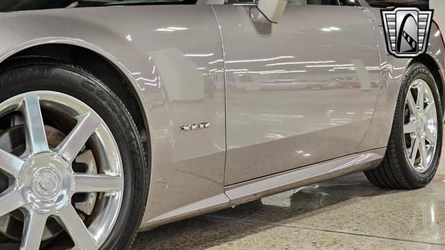 Photo of 2004 Silver Pearl Cadillac XLR