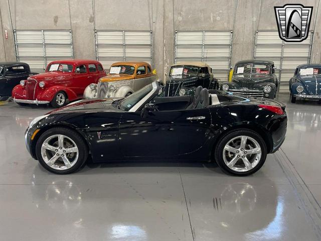 Photo of 2007 Black Pontiac Solstice
