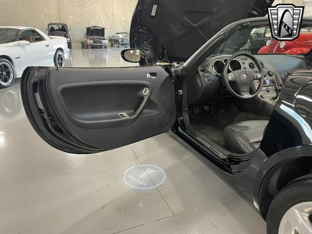 Photo of 2007 Black Pontiac Solstice