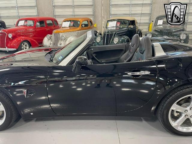 Photo of 2007 Black Pontiac Solstice