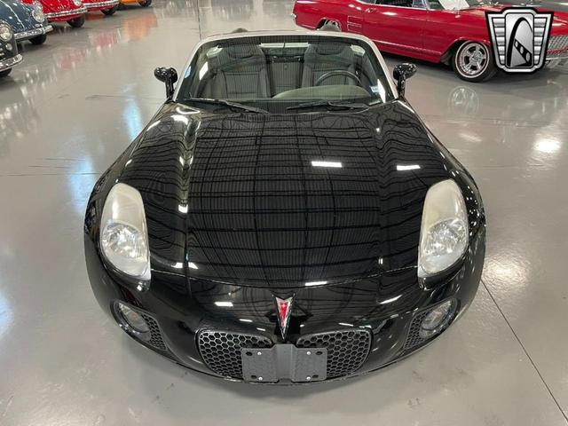 Photo of 2007 Black Pontiac Solstice