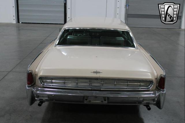 Photo of 1963 Yellow Lincoln Continental