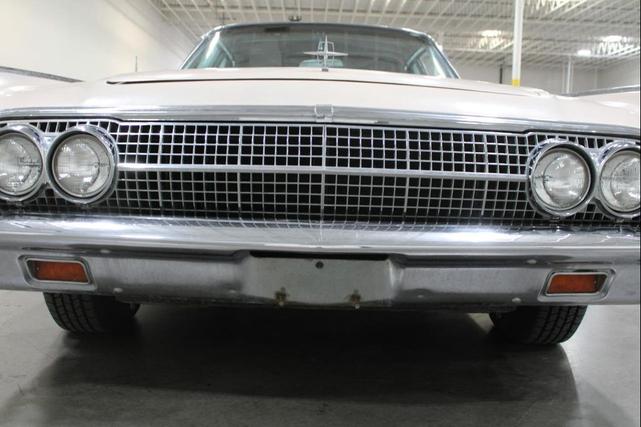 Photo of 1963 Yellow Lincoln Continental