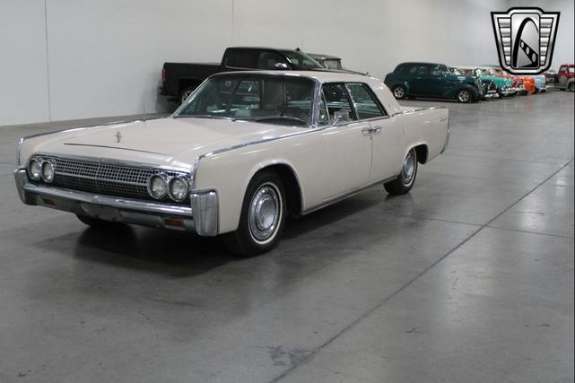 Photo of 1963 Yellow Lincoln Continental