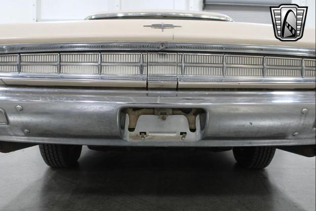 Photo of 1963 Yellow Lincoln Continental