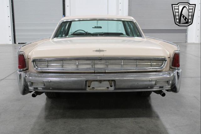 Photo of 1963 Yellow Lincoln Continental