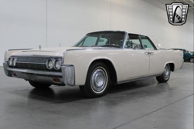 Photo of 1963 Yellow Lincoln Continental