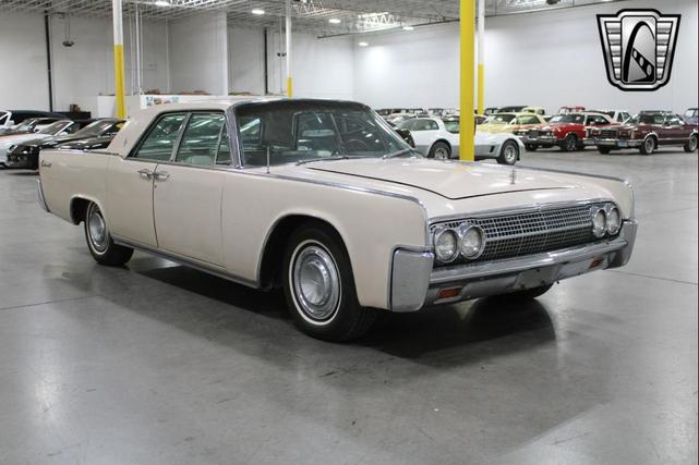 Photo of 1963 Yellow Lincoln Continental