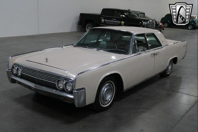 Photo of 1963 Yellow Lincoln Continental