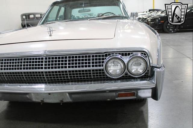 Photo of 1963 Yellow Lincoln Continental