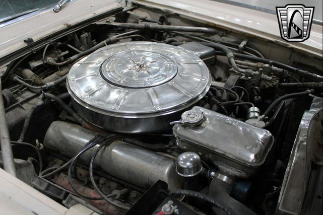 Photo of 1963 Yellow Lincoln Continental