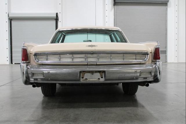 Photo of 1963 Yellow Lincoln Continental