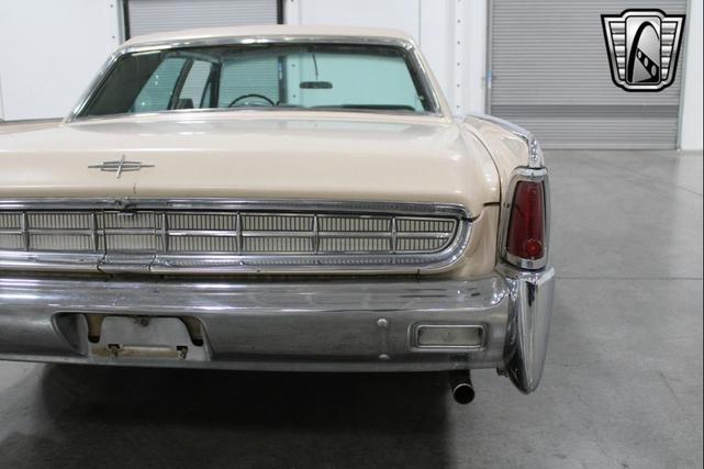Photo of 1963 Yellow Lincoln Continental