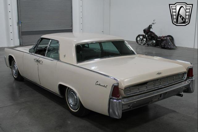 Photo of 1963 Yellow Lincoln Continental