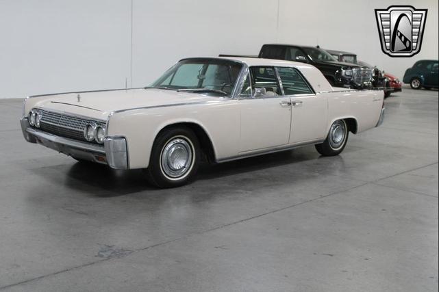 Photo of 1963 Yellow Lincoln Continental