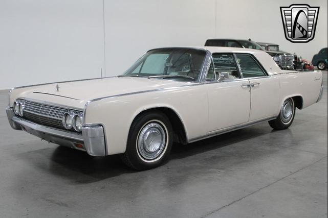 Photo of 1963 Yellow Lincoln Continental