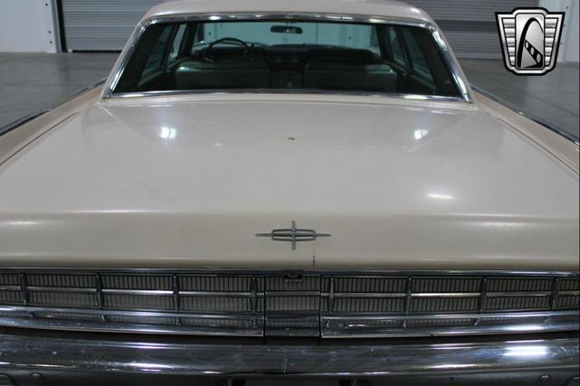 Photo of 1963 Yellow Lincoln Continental