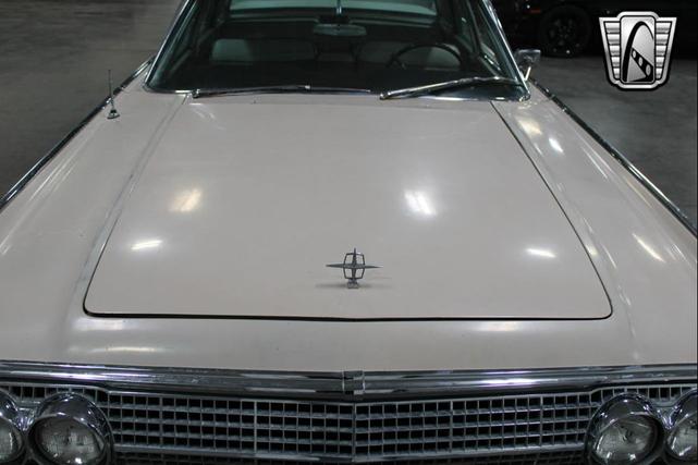 Photo of 1963 Yellow Lincoln Continental