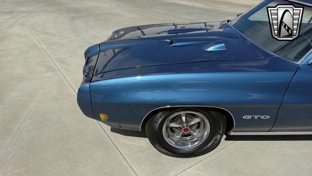 Photo of 1970 Atoll Blue Pontiac GTO