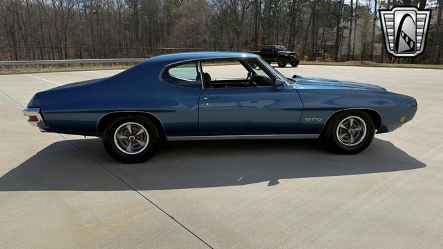 Photo of 1970 Atoll Blue Pontiac GTO