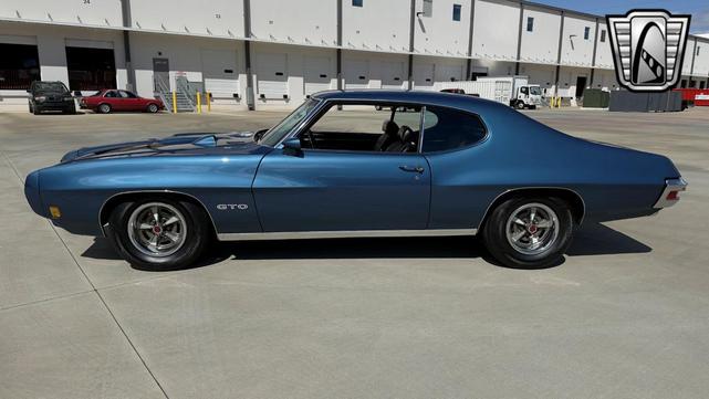 Photo of 1970 Atoll Blue Pontiac GTO