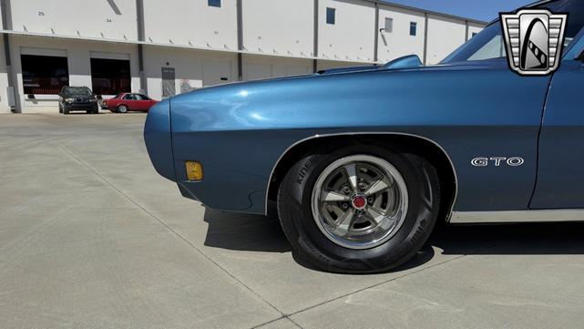 Photo of 1970 Atoll Blue Pontiac GTO