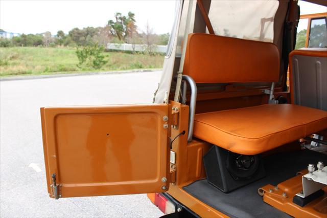 Photo of 1974 Orange Toyota Land Cruiser