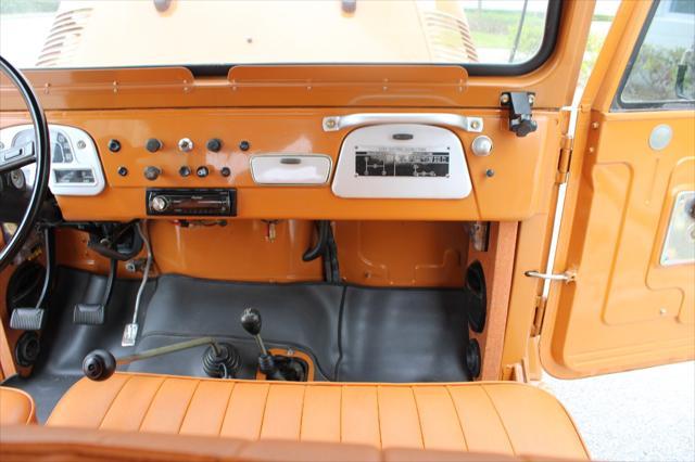 Photo of 1974 Orange Toyota Land Cruiser