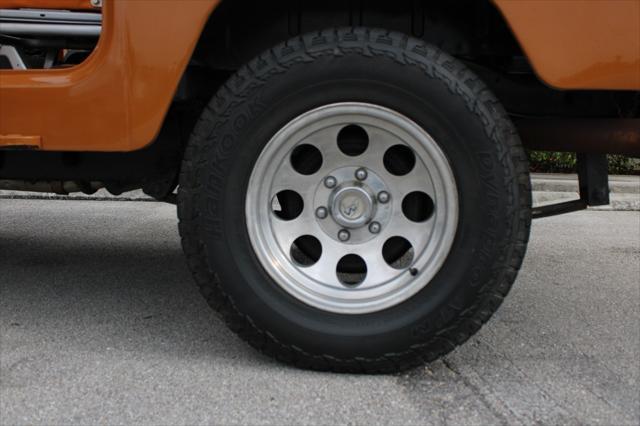 Photo of 1974 Orange Toyota Land Cruiser