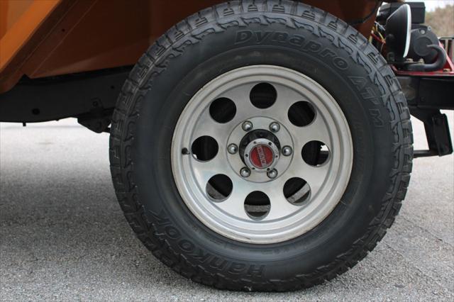Photo of 1974 Orange Toyota Land Cruiser