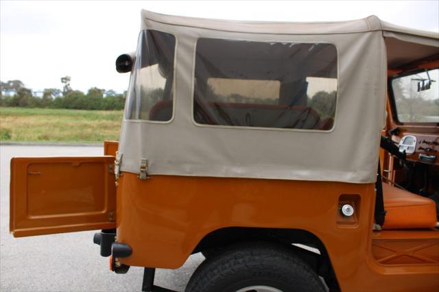Photo of 1974 Orange Toyota Land Cruiser