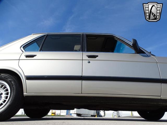 Photo of 1988 Bronzit BMW 528