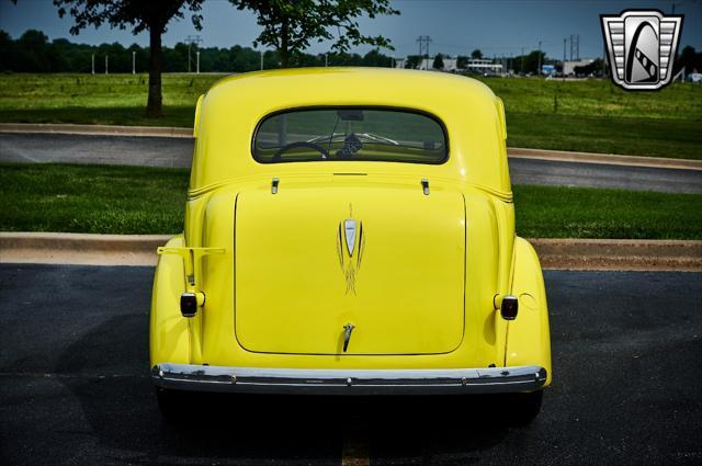 Photo of 1938 Yellow Chevrolet Master