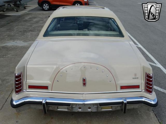 Photo of 1978 Champagne Lincoln Continental