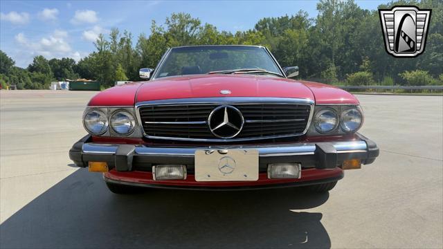 Photo of 1987 Red Mercedes-Benz 560SL