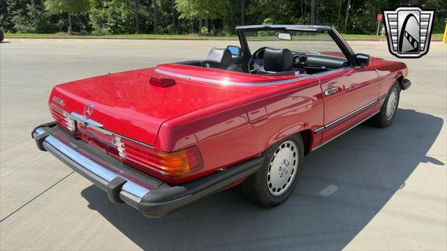 Photo of 1987 Red Mercedes-Benz 560SL