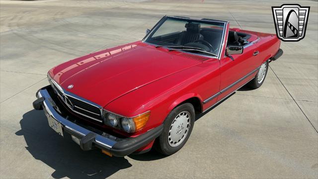 Photo of 1987 Red Mercedes-Benz 560SL
