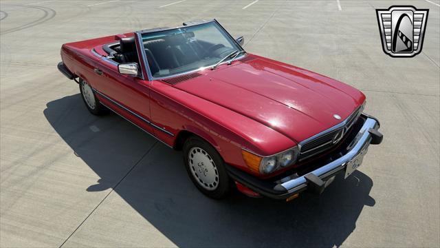 Photo of 1987 Red Mercedes-Benz 560SL