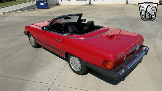 Photo of 1987 Red Mercedes-Benz 560SL