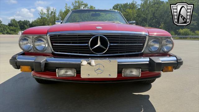 Photo of 1987 Red Mercedes-Benz 560SL