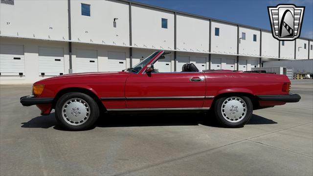 Photo of 1987 Red Mercedes-Benz 560SL