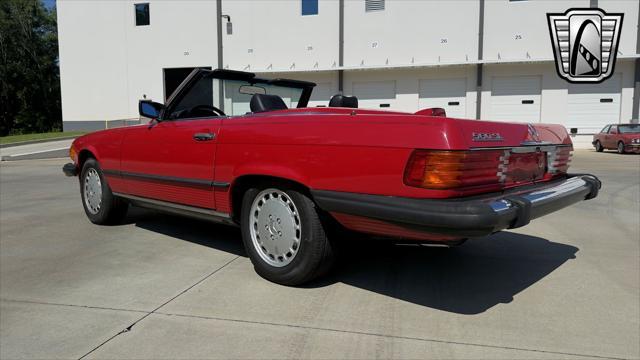 Photo of 1987 Red Mercedes-Benz 560SL