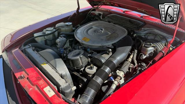 Photo of 1987 Red Mercedes-Benz 560SL
